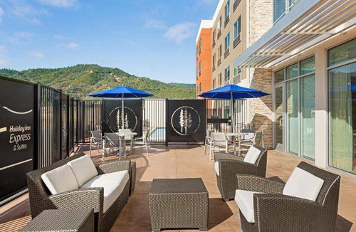 Ukiah Hotel | 28 m² Hotel ∙ 2 bedrooms ∙ 127 guests