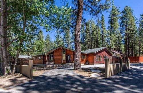 Summit Estates Cabin | 297 m² Cabin ∙ 5 bedrooms ∙ 16 guests