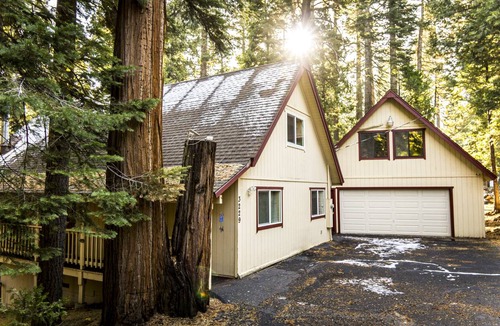 Dorrington Ski Chalet | 297 m² Chalet ∙ 6 bedrooms ∙ 17 guests