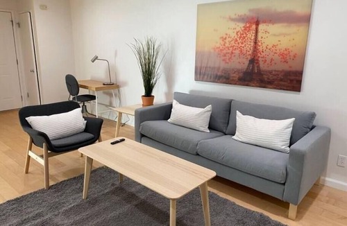 Wilshire Montana Apartment | 2BR Apt Santa Monica by Just Bring Your Toothbrush