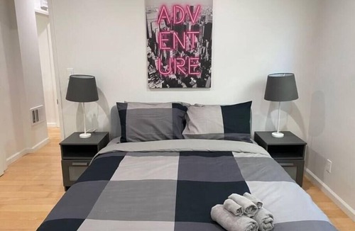 Wilshire Montana Apartment | 2BR Apt Santa Monica by Just Bring Your Toothbrush