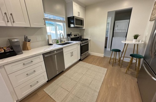 Glendale House | 2BR GLENDALE HOUSE: FULLY REMODELED in 2024 w/PRIVATE FENCED PATIO & PARKING p4