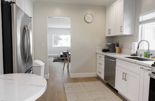 Glendale House | 2BR GLENDALE HOUSE: FULLY REMODELED in 2024 w/PRIVATE FENCED PATIO & PARKING p4