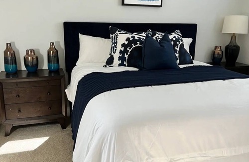 Lincoln House | 3/2 - Fully Furnished w/ Private Jacuzzi - Local Wineries, Breweries, Concerts