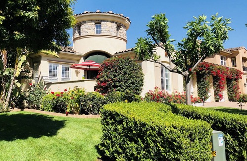 Corona House | 3.5K SQFT Luxury Castle in 12K SQFT Beautiful Garden & Yard/30 min to Disneyland