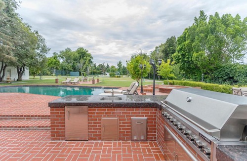 Encino Villa | 3 Acre Estate Encino sleeps 16