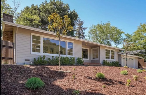 Belmont House | 3 Bed 1.5 Bath House in the Belmont Hills