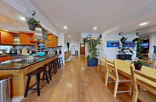 Harbor Gateway North House | 3 Bed/2 Bath-Dogs OK-Pool-15 min to Hermosa Beach & DTLA.