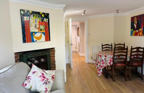 Sway House | 3-bed cottage in Sway, New Forest (5 min walk from Sway Train Station)