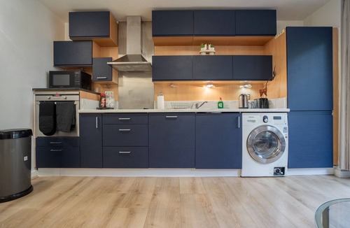 Peninsula Apartment | 3 Bed Flat | Sleeps 7 | Near O2 & ExCeL | London