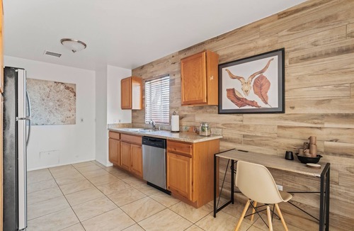 Joshua Tree House | 3 Bed Home Joshua Tree - Furnished - Near Hi Desert Medical & JT National Park