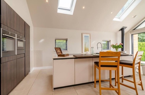 Higher Walton Ski Chalet | 3 Bed in Blackburn (oc-64911)