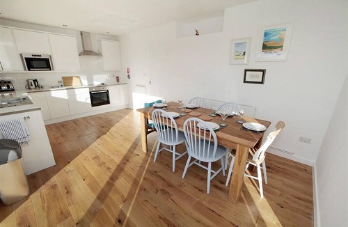 Crynant House | 3 Bed in Gower (oc-hh2105)