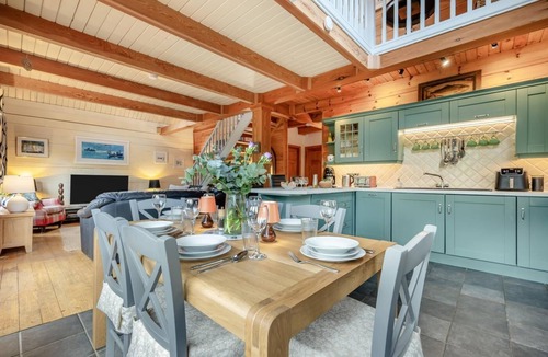 Little Petherick Ski Chalet | 3 Bed in Little Petherick (oc-maplod)