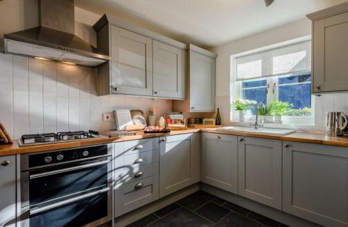 Sway House | 3 Bed in Lymington oc-90002