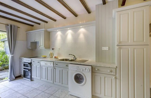 Stackpole Cottage | 3 Bed in Stackpole (oc-c41424)