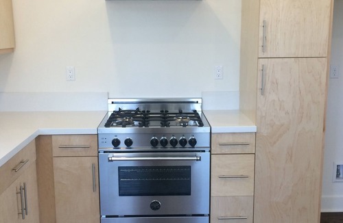 Elysian Heights House | 3 Bedroom, 2.5 Bath Townhouse, 2 Car Garage fully furnished