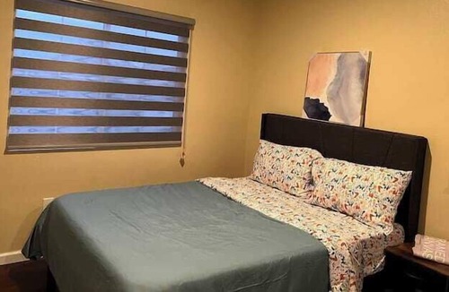Rialto Apartment | 3 Bedroom 645794 by Houzlet