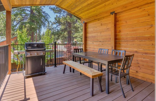 Y Area House | 3 Bedroom, AC, Hot Tub, Grill, Newly Built, Open Floor Plan, Wifi, 1 of 6 – Emerald Bay Escape