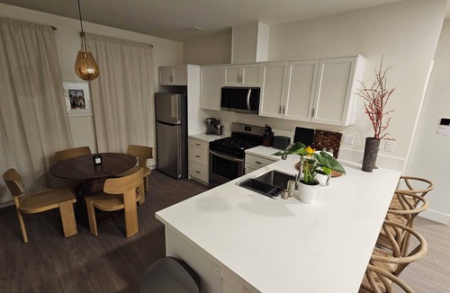 Los Alamos Apartment | 3-bedroom apartment in charming Los Alamos with WiFi, AC.