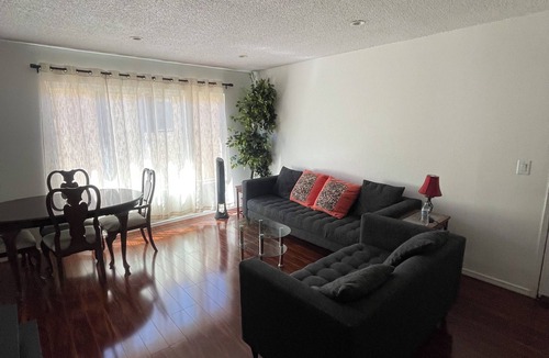 North Redondo Apartment | 3-Bedroom Apt - Heart of Redondo Beach. Near LAX/Northrup/Hospital/Forum/Sofi