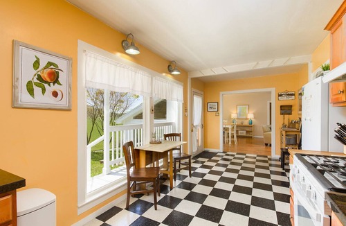 Orick House | 🌲3-Bedroom Coastal Farmhouse, BBQ, Games, Bikes - modern touch meets farmhouse decor 🏡🐄