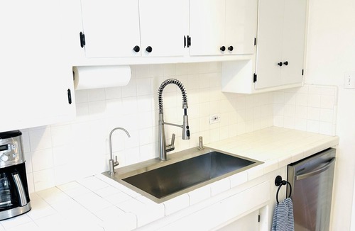 North Redondo House | 3-bedroom house in charming Redondo Beach with fitness room, WiFi and EV charger