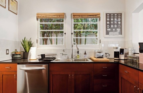Tri-West House | 3-bedroom house in amazing Melrose Place, Los Angeles with Jacuzzi