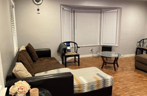 Inglewood House | 3-bedroom house with WiFi in Los Angeles with bonus room for entertainment