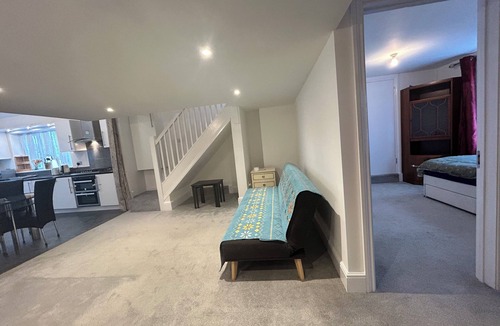 Belvedere House | 3 Bedroom Lovely Calm Independent Family Home
