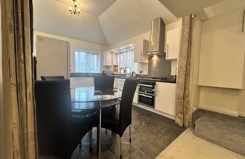 Belvedere House | 3 Bedroom Lovely Calm Independent Family Home