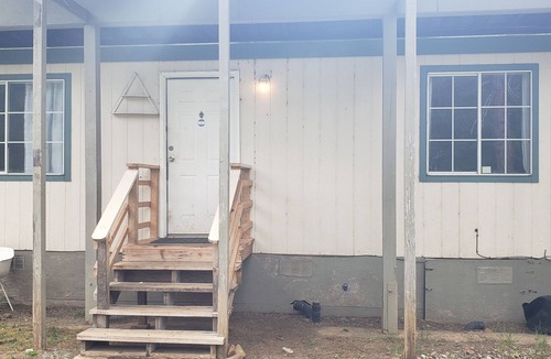 Coffee Creek House | 3-bedroom mobile home in fabulous Coffee Creek