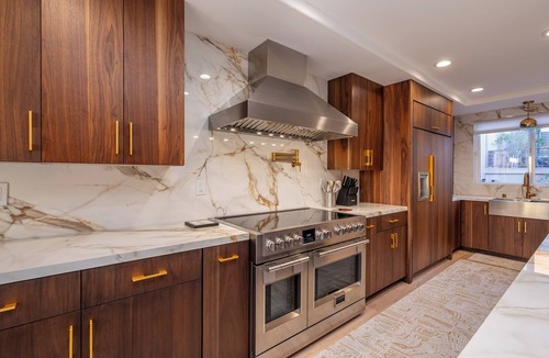 Hermosa Beach House | 3-bedroom phenomenal King in Hermosa Beach with AC, WiFi, fitness area