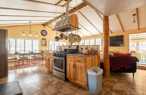 Tehachapi House | 3-bedroom vacation home just 10 minutes from Tehachapi