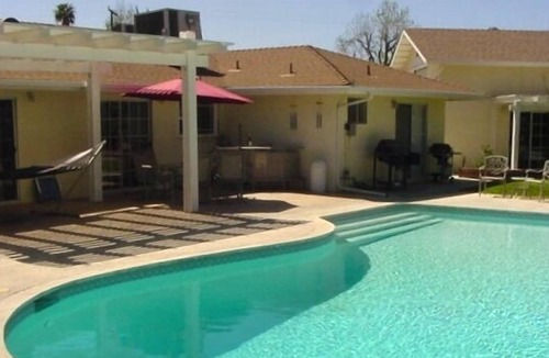 East Hemet House | 3 BR/2 BA Hemet- Private Yard & Pool-1 Story-Clean & Comfort.
