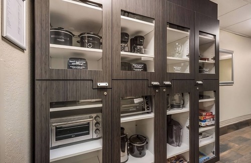 Irvine House | 3 Convenient Units! Fully Equipped Kitchen, Pets Allowed, Onsite Parking!