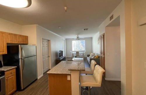 Marina del Rey Apartment | 3 km to Venice Beach Boardwalk Sleeps 6