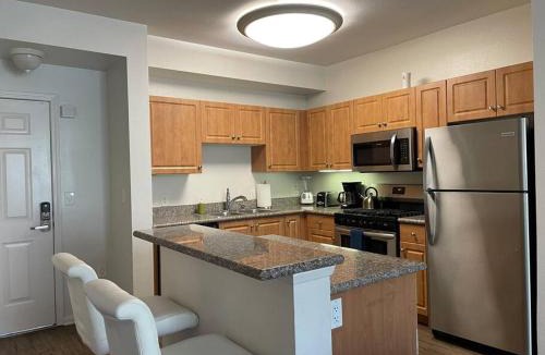 Marina del Rey Apartment | 3 km to Venice Beach Boardwalk Sleeps 6