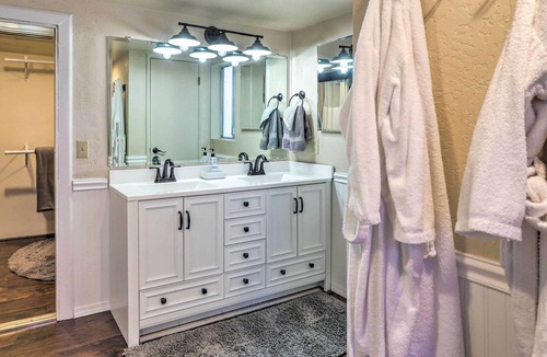 Arrowhead Villas Cabin | 3-Level Family Getaway w/ Pool Table & Game Room!