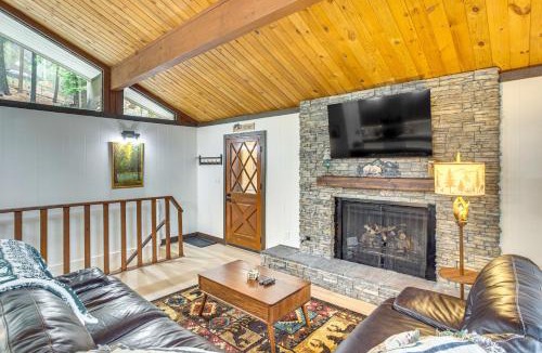 Arrowhead Villas House | 3 Mi to Lake Arrowhead Village Pine-View Home!