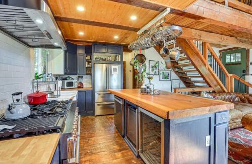 Arrowhead Villas House | 3 Mi to Lake Arrowhead Village Dog-Friendly Cabin