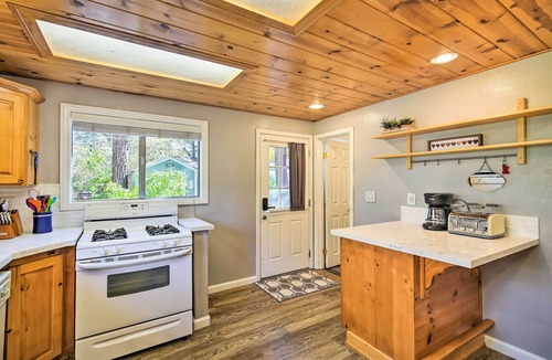Sugarloaf Cabin | 3 Mi to Lake: Sugarloaf Cabin w/Deck & Yard