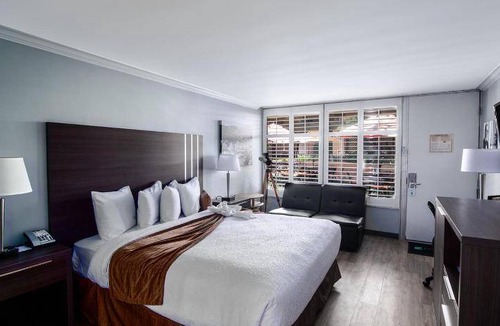 Thousand Oaks Hotel | 30 m² Hotel ∙ 127 guests