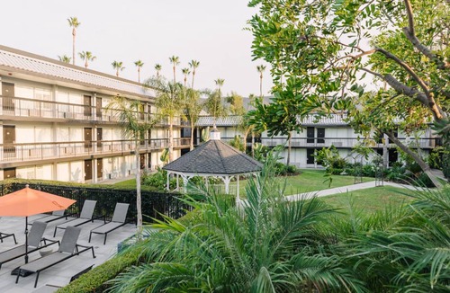 Thousand Oaks Hotel | 30 m² Hotel ∙ 127 guests