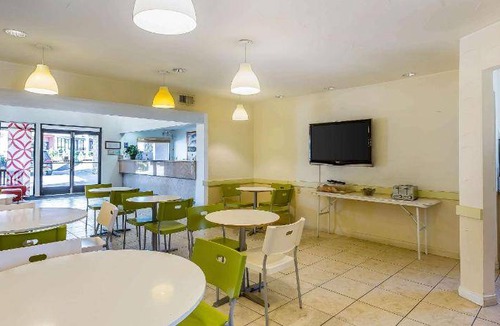 Castaic Hotel | 30 m² Hotel ∙ 127 guests