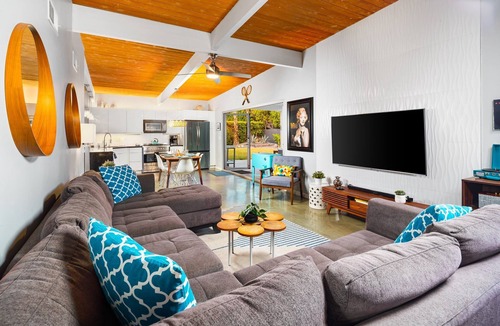 Racquet Club Estates House | 30+ Stay! W/Pool, Hot Tub, Large Patio, Ping Pong