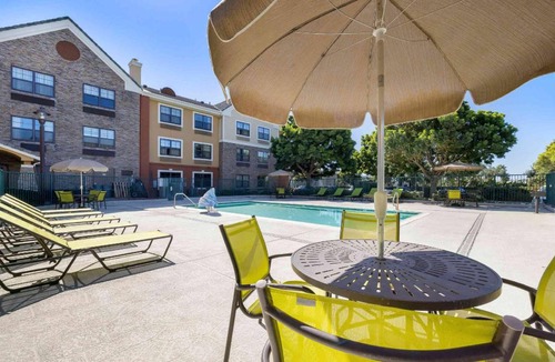 Carlsbad Village Hotel | 300 m² Hotel ∙ 127 guests