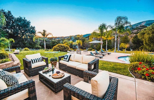 Temecula House | 303 m² House ∙ 5 bedrooms ∙ 12 guests