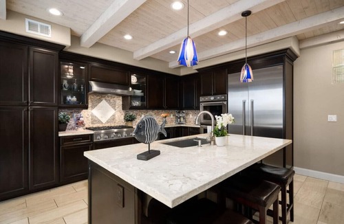Huntington Beach House | 31+ Night Beachstay | Bikes | Fireplace | Hot Tub | Pets