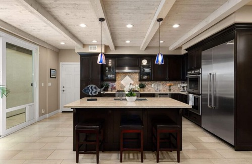 Huntington Beach House | 31+ Night Beachstay | Bikes | Fireplace | Hot Tub | Pets
